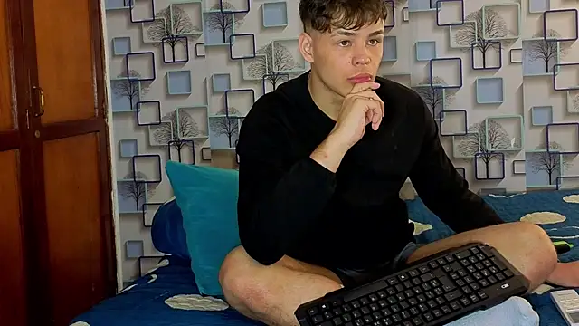 Chat XXX en directo de LoganSteel_