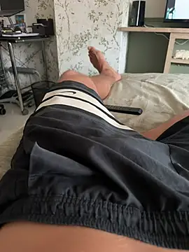 kevinZ62 Adlı Modelin Canlı XXX Sohbeti