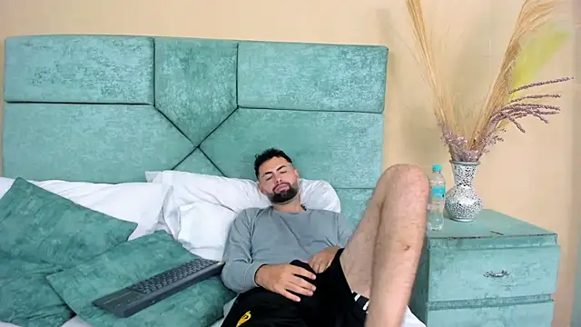 AndrewCrooss Live XXX Chat