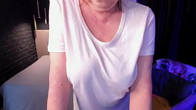 LindaPassionate's Live XXX Chat