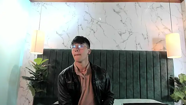 Chatroom XXX en direct de Andy_Joy_