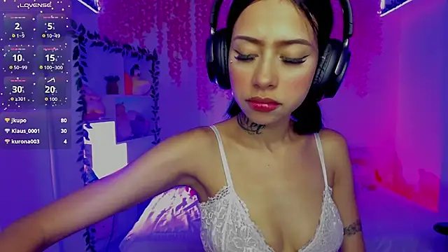 cat_kitty18_'s Live XXX Chat