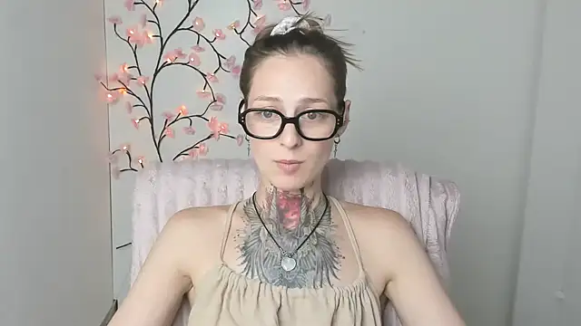 Esmi_Winter's Live XXX Chat
