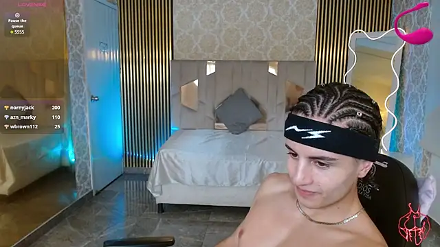 Онлайн чат XXX Kyler_tay