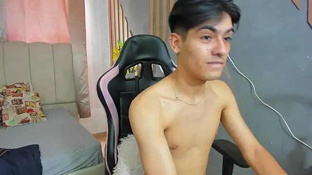 TaylerCruz's Live XXX Chat