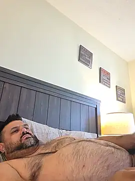 Roddog18 live XXX chat