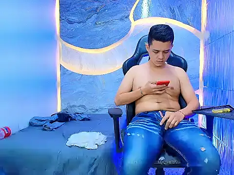 Chat +18 de Benjamin_Alam ao vivo