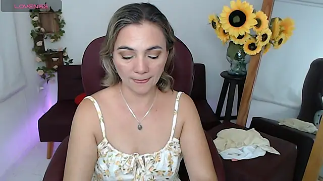 ana_milf Adlı Modelin Canlı XXX Sohbeti