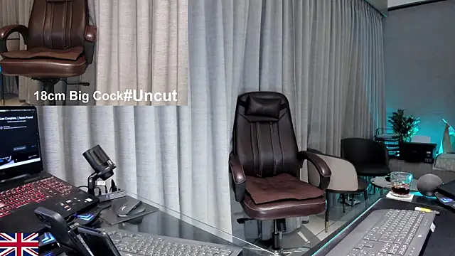 XXX chat uživo modela OnlineBossUK