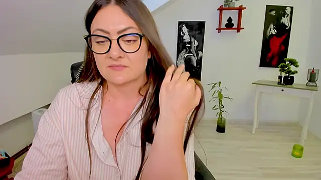 MistressDarrah Chat XXX live