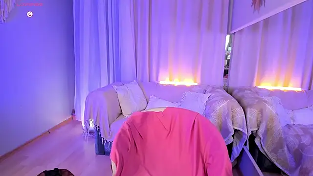 Chat +18 de Ivi_ca ao vivo