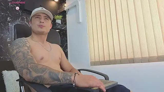 Alexander_ferre Adlı Modelin Canlı XXX Sohbeti