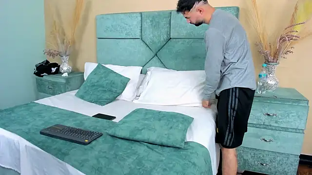 AndrewCrooss Live XXX Chat