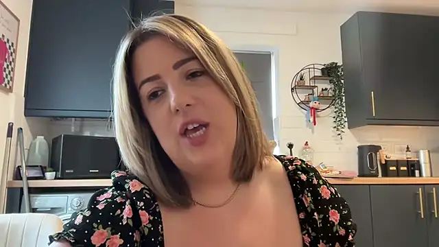 Chat XXX en directo de MsBelleWarick