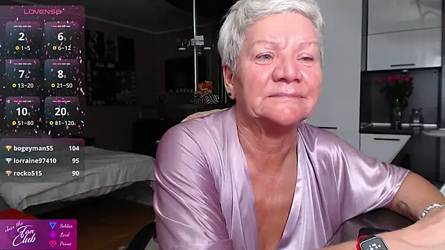 Chat +18 de roxana_brooks ao vivo