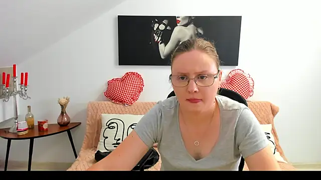 Chat +18 de IrenneBates ao vivo