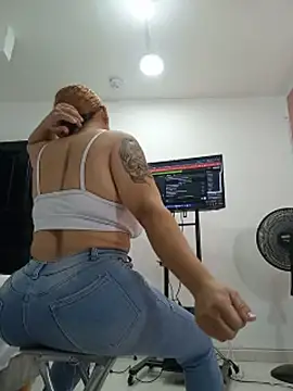 -Serena_'s Live XXX Chat