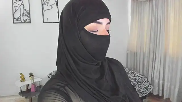 Chat +18 de Uzra_hayed ao vivo