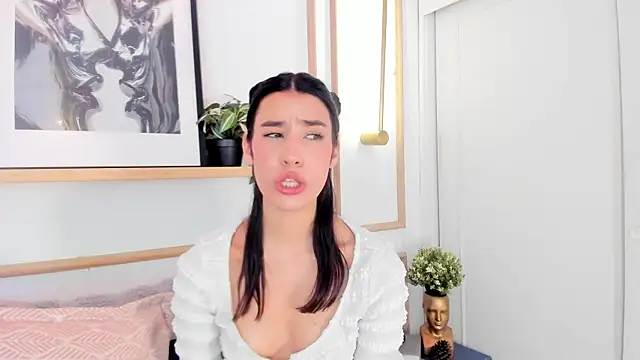 Nanami_ Chat XXX in diretta