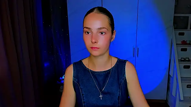 Maddy_Wood_n Webbikameraesitys