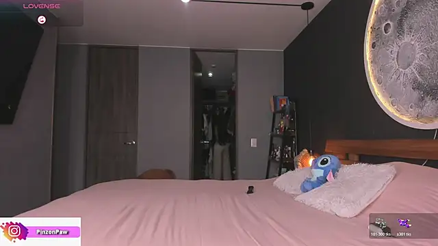 SarajamesのライブXXXチャット