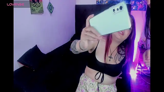 lunaa_rayy420's Live XXX Chat