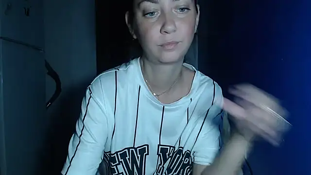 petite_danielle Adlı Modelin Canlı XXX Sohbeti