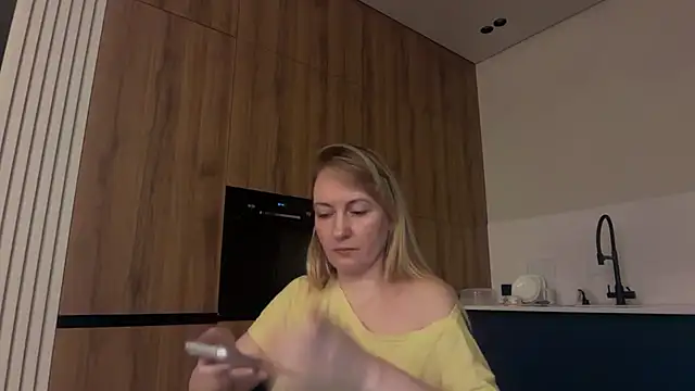 Dorielle Adlı Modelin Canlı XXX Sohbeti