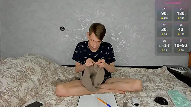 ERICK__DEEN Adlı Modelin Canlı XXX Sohbeti