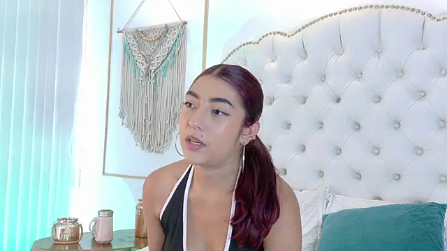 Chatroom XXX en direct de Sara_funy