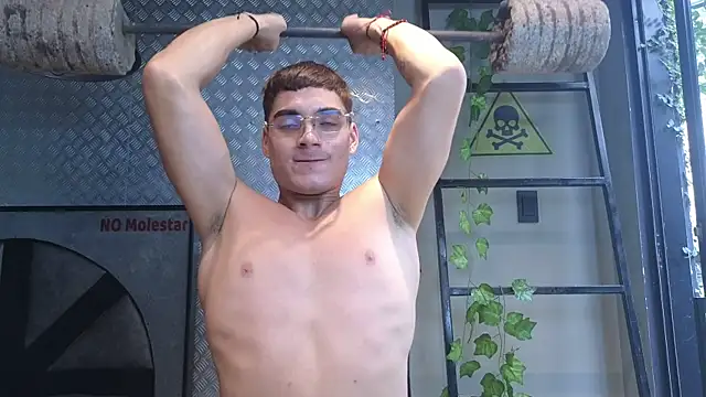 ThiagoFox Live XXX Chat