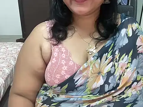 Horney-TeluguAunty Live XXX Chat