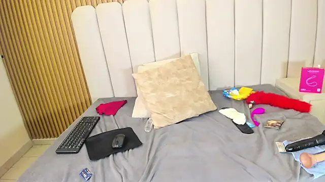 ElaVictoria's Live XXX Chat