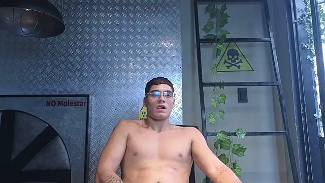 ThiagoFox Chat XXX in diretta