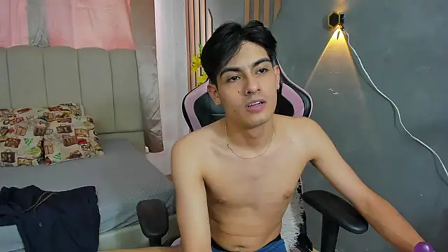 XXX chat uživo modela TaylerCruz