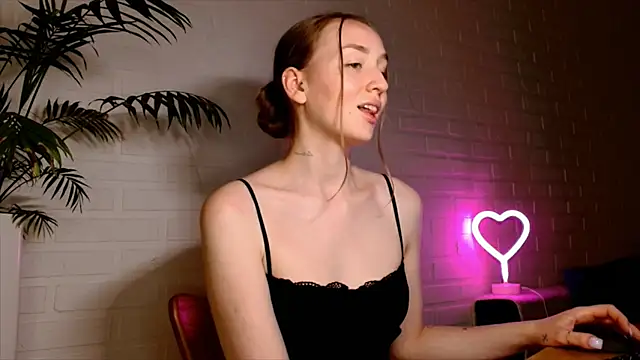 WhitePrincessLuna live XXX chat