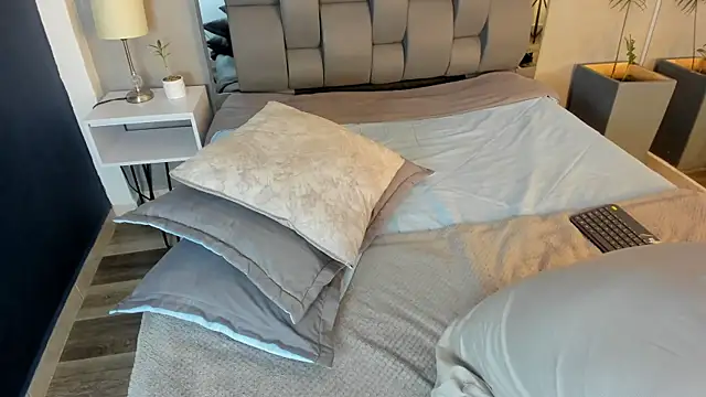 Charlie___Musk লাইভ XXX চ্যাট