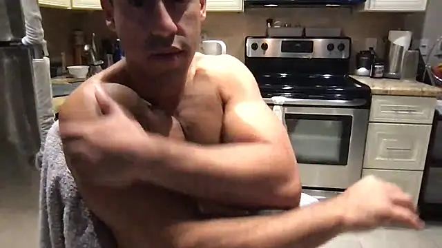 Онлайн чат XXX BigGuyMuscle