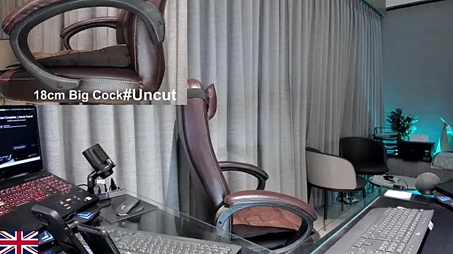 OnlineBossUK Live XXX-chat