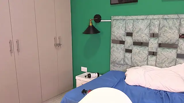 Chat +18 de alisa_ousen ao vivo
