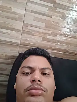 Show modela Mmkkjm na web-kameri