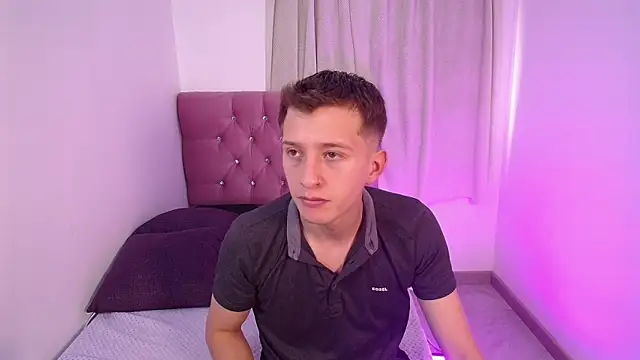 XXX chat uživo modela mae_nathan_