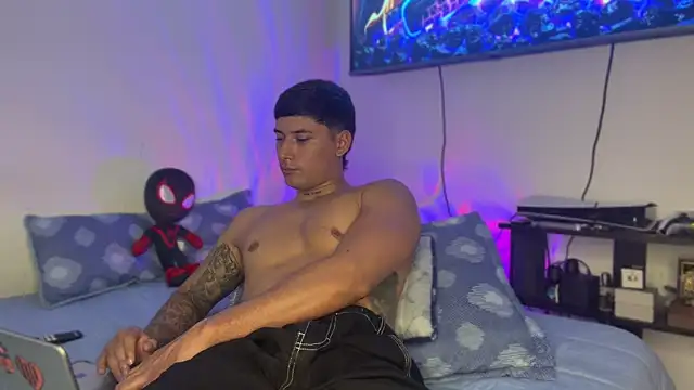 SexxxySquirterStev777 웹캠 쇼