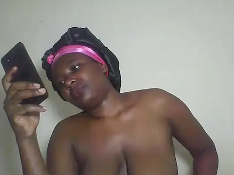 Blackqueen5 élő XXX-chatje