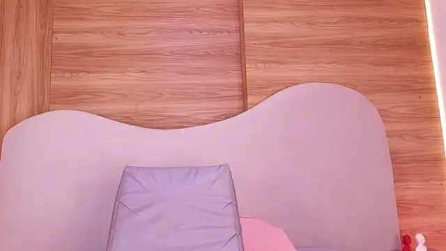 Chat +18 de madi_stanf ao vivo