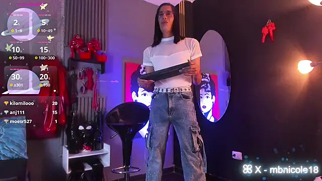 NicoleDiamondss XXX чат на живо