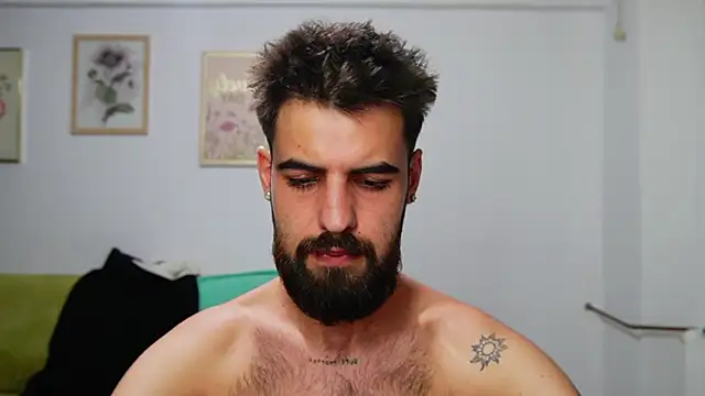 HairyRobxxx Chat XXX in diretta