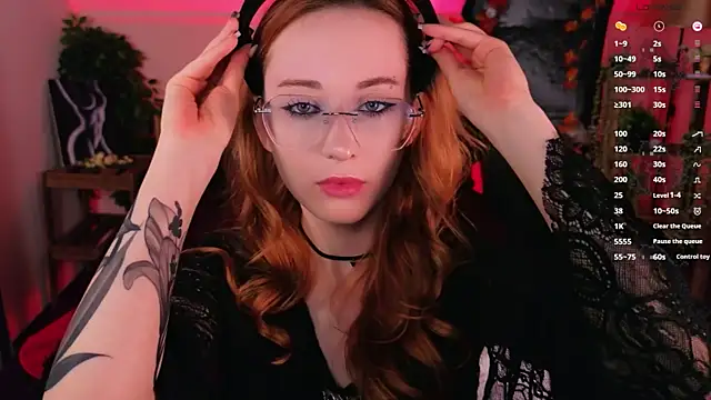 WICKEDEMBER live XXX chat