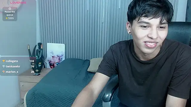 StiwenTwink Chat XXX live