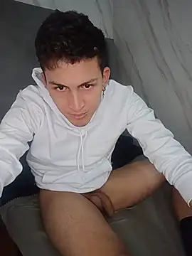 Chat XXX ao vivo de Axel_Romanov